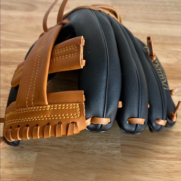Rawlings Black and Brown Baseball Glove - Picture 3 of 15